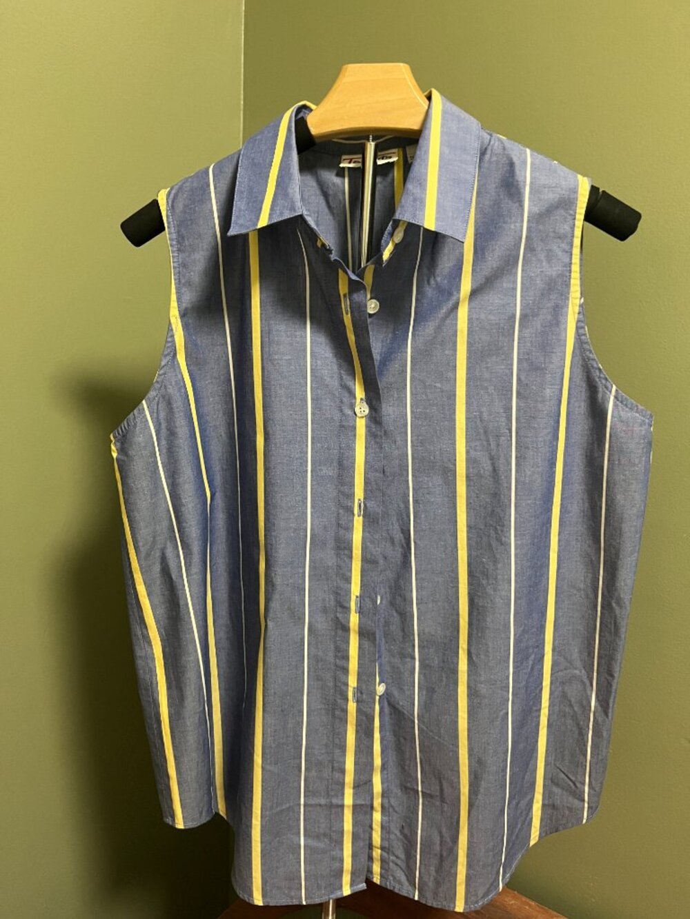 TALBOTS SLEEVELESS WOMENS BLOUSE MED.